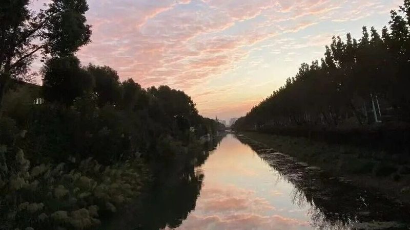 成都建筑资质代办与挂靠：本质区别与风险分析
